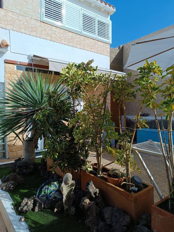 Landhaus Solo Adultos, Tuneras