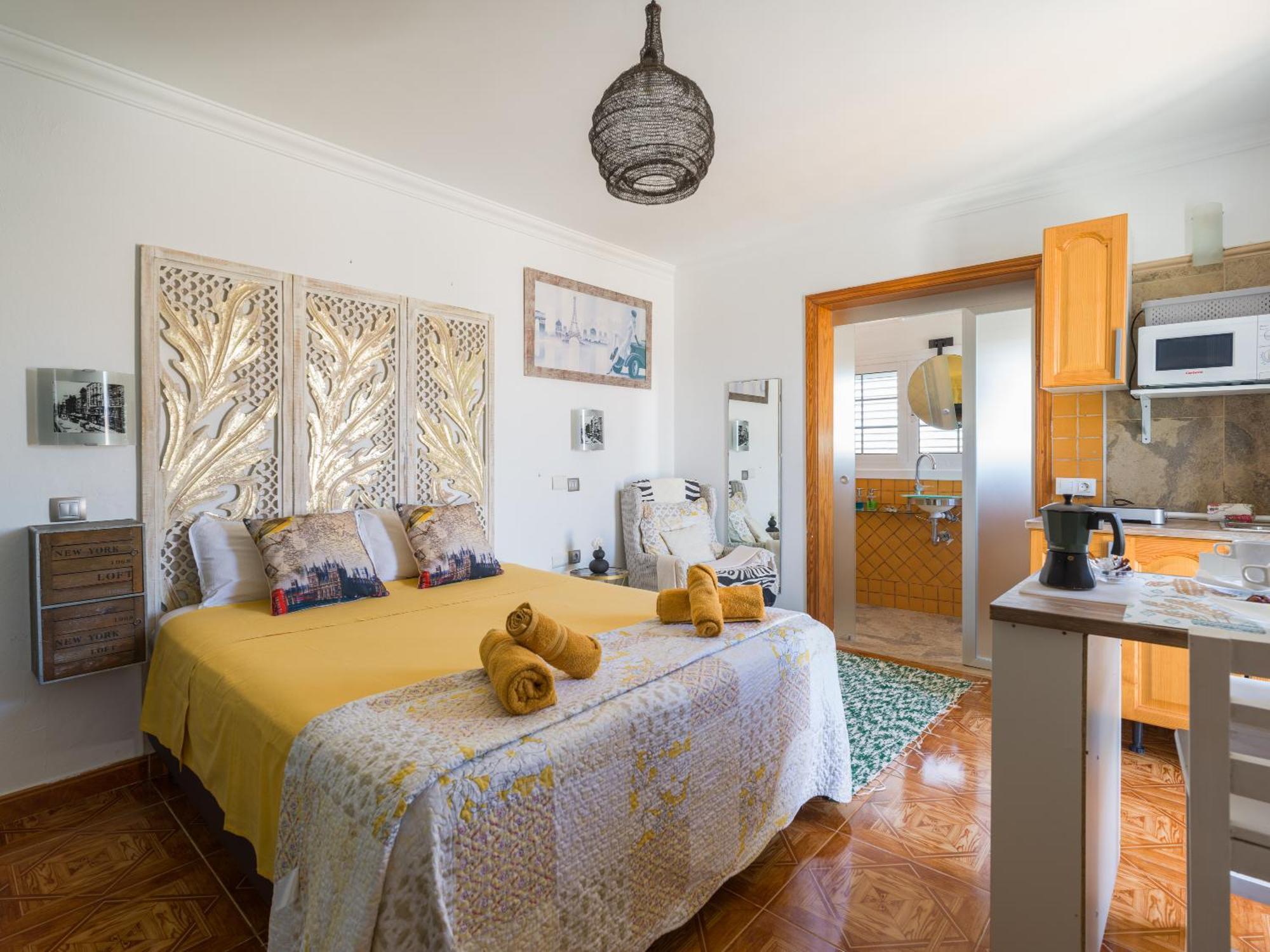 Landhaus Solo Adultos, Tuneras