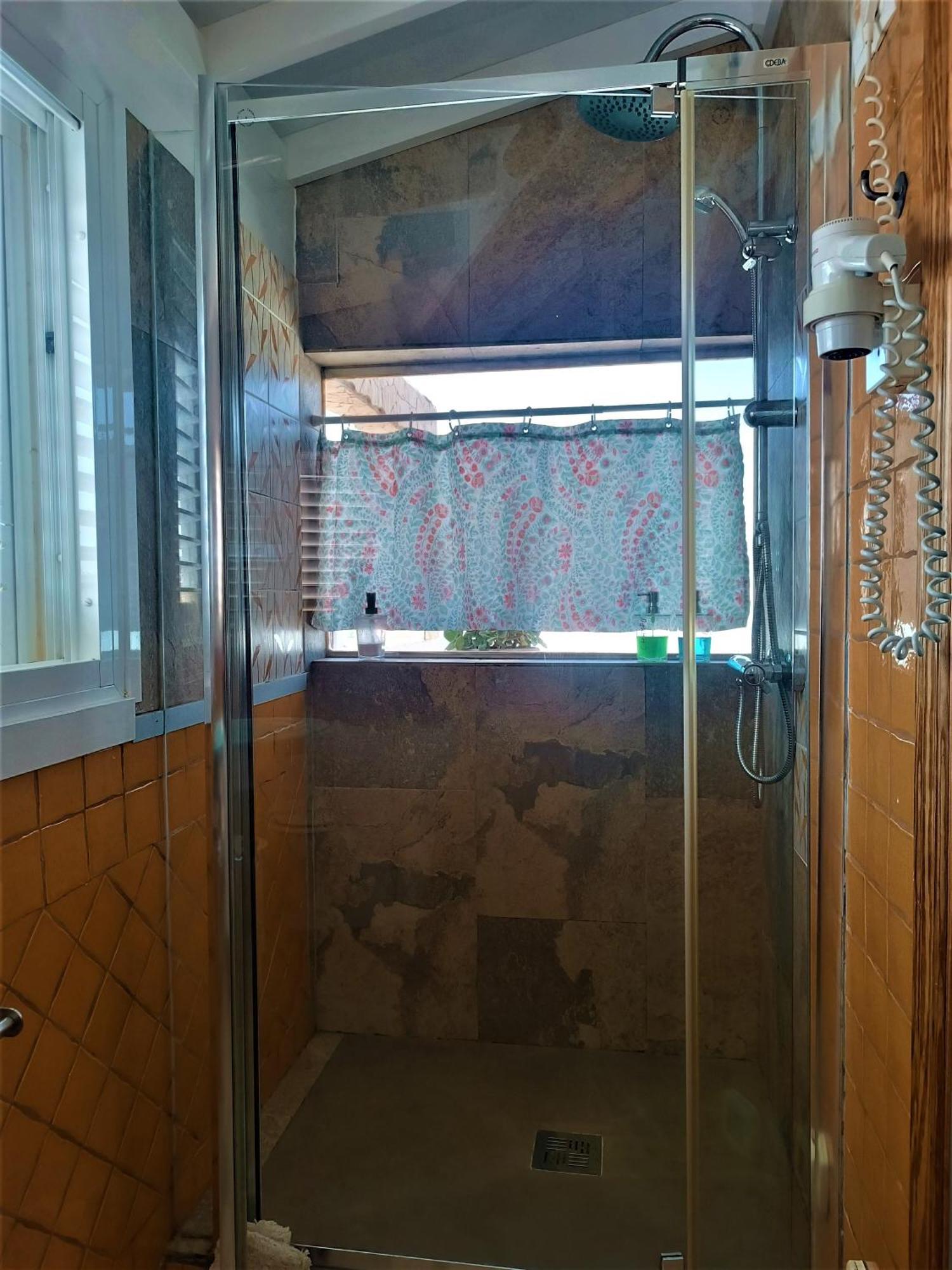 Solo Adultos, Tuneras Landhaus La Oliva